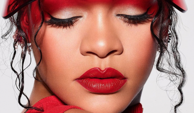 Po sesji w Harlemie Rihanna pokazała bardziej intymne zdjęcie ciążowe