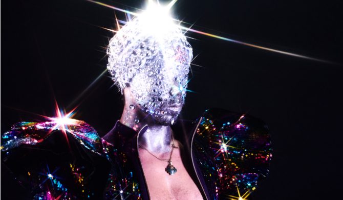 Michał Szpak nowym klipem przedstawia swoje alter ego – Jowiszję