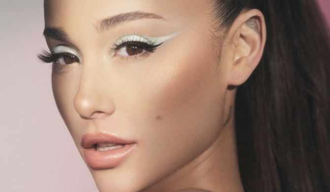 Ariana Grande przekaże półtora miliona dolarów na walkę z ustawodawstwem antytranspłciowym