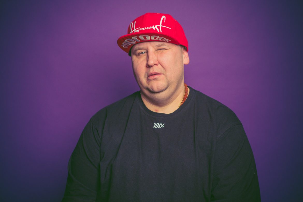 Wini nie czeka na kawałek Tedego i dissuje… całą scenę. „Dawać prawdziwy hip-hop, po imionach i nazwiskach”