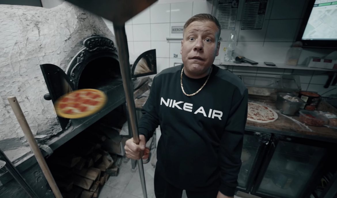 Diho: „Kiedy idę po wypłatę, wjeżdżam do banku zjarany tematem”.