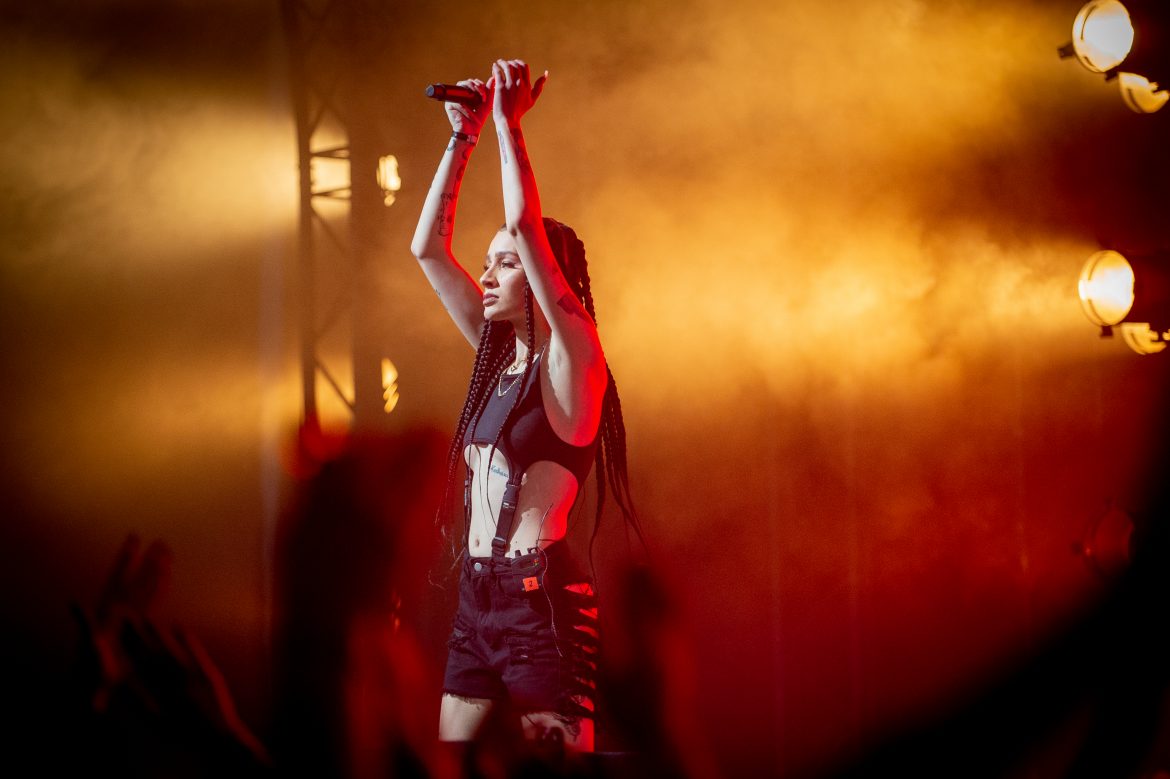 Dziarma szczerze o psychoterapii, ustalaniu własnych granic i nauce wybaczania: „Mój narzeczony nigdy nie będzie cierpiał przez moją przeszłość”