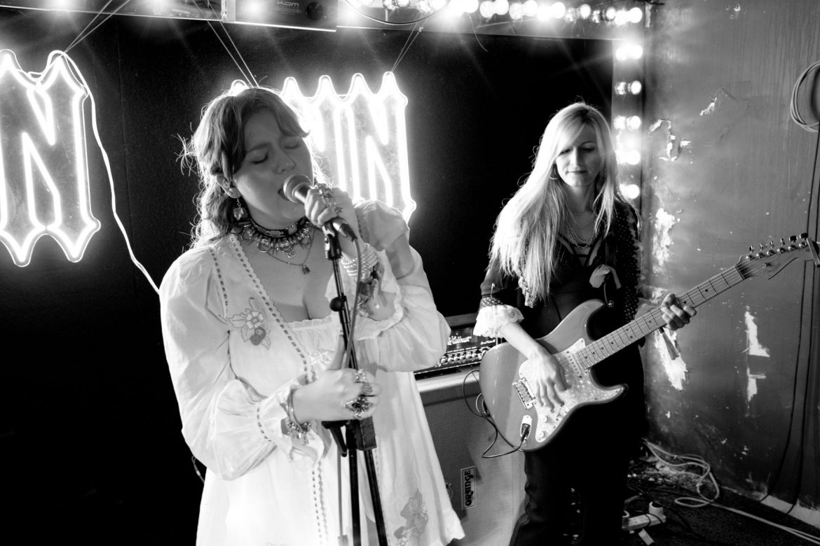 Karin Ann tydzień przed startem koncernów z Imagine Dragons prezentuje nowy singiel