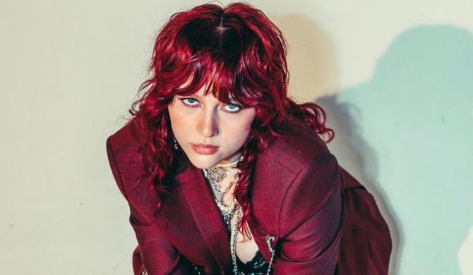 Karin Ann prezentuje klip nagrany podczas trasy koncertowej po Europie