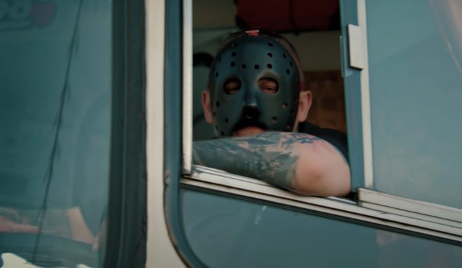 KaeN jeździ autobusem