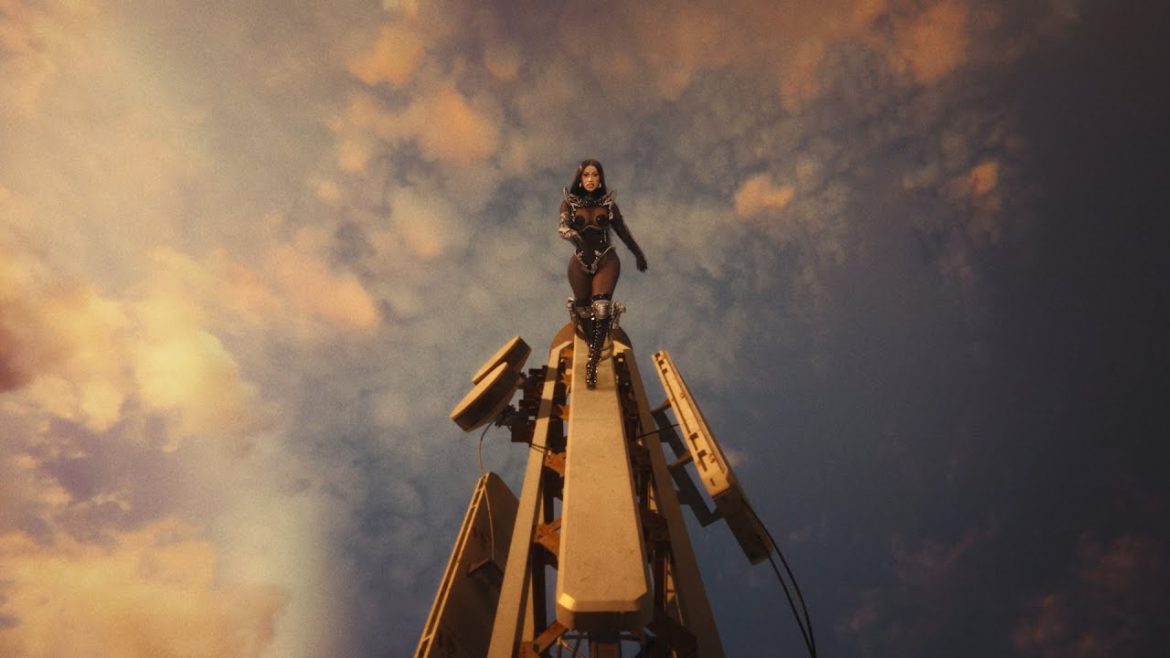 Kanye West i Lil Durk w nowym klipie Cardi B