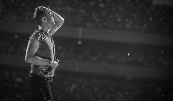 Chris Martin z Coldplay dzieli się sposobami na walkę z depresją: „Pomaga mi to przetrwać”