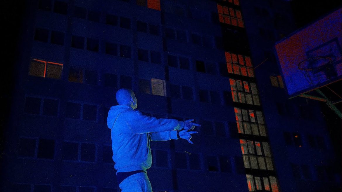 „Nie chodziłem na miasto, bo myślałem, że mnie skopią” – 16-letni podopieczny Szpaka o nietolerancji, z którą się zmagał