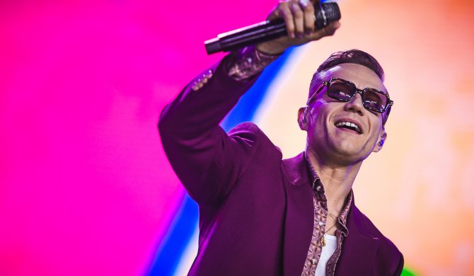 Mrozu zaatakowal White’a na scenie: „Mówiłeś coś o śpiewaniu na stypie. Jutro zaśpiewam ci 'Miliony monet'”