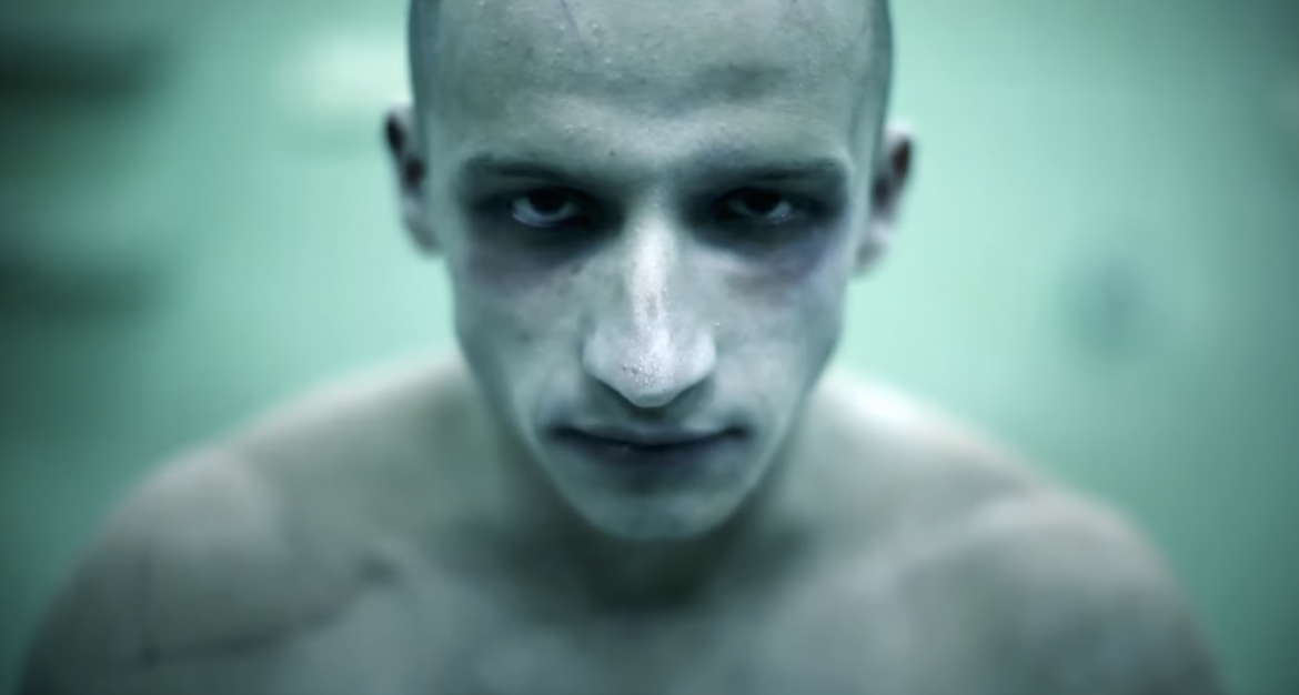 AK-47 twierdzi, że wyprawa na Księżyc była mistyfikacją. Raper obiecuje też, że przeprowadzi eksperyment udowadniający, że Ziemia jest płaska