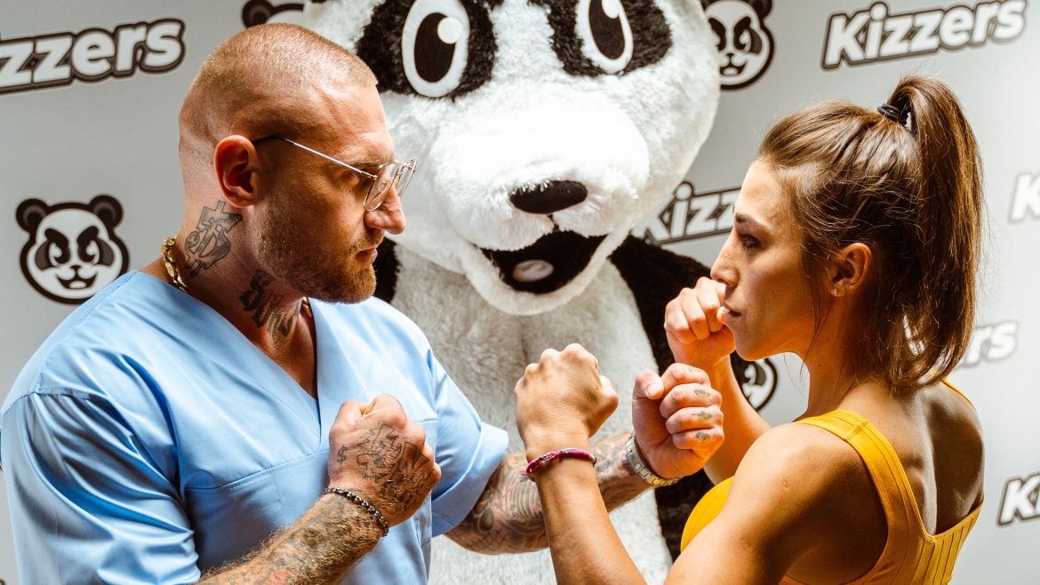 „Było ich pięciu. Było…” – Joanna Jędrzejczyk reklamuje nowy produkt Kizo