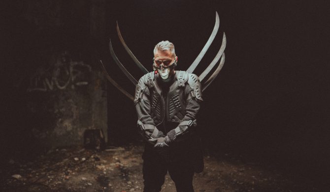 Bisz wciąż jest bestią. Zobacz kapitalny klip na „Dekadę wilka”