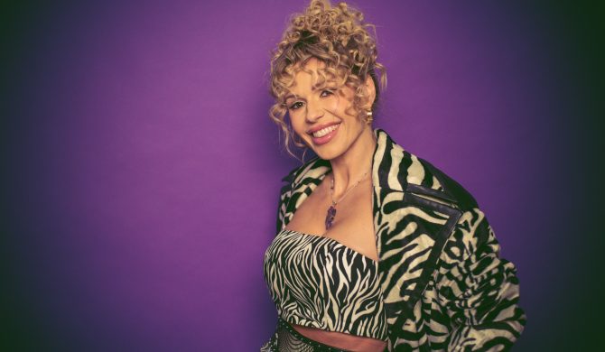 Jennifer Lopez „podpieprzyła” Dodzie stylizację? Piosenkarka udowadnia, że tak było