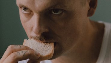 Błażej Król i jego „bestia” – nowy singiel już dostępny