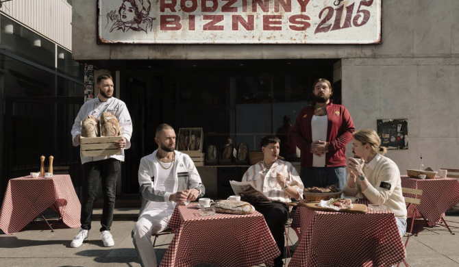 Pierwsze legalne wydawnictwo wytwórni Bedoesa i jego ekipy z wielkim sukcesem w ciągu doby