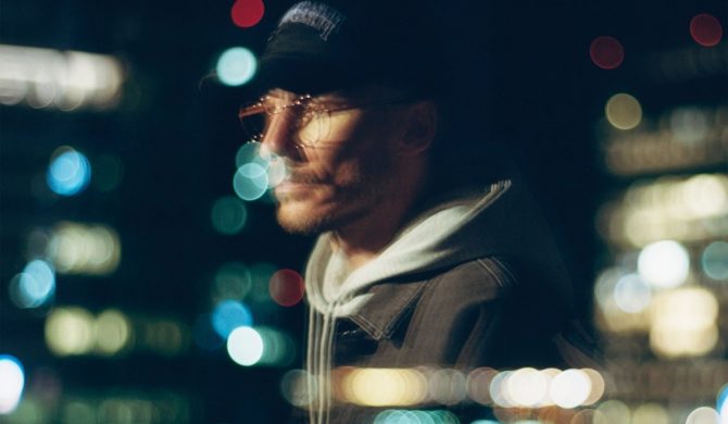 „Następną solówkę poproszę rzeczywiście solowo” – Kajetan Szewczyk recenzuje nowy album Pezeta