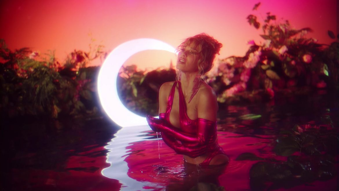 Doda promuje „Aquarię” nowym klipem