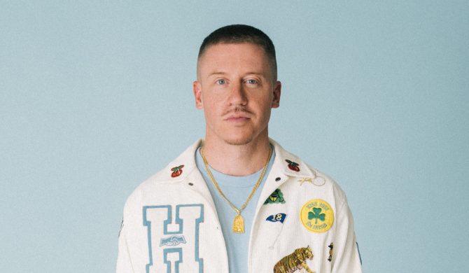 Macklemore z bardzo mocnym protest-songiem. Muzyk uderza w Trumpa, Izrael i Elona Muska