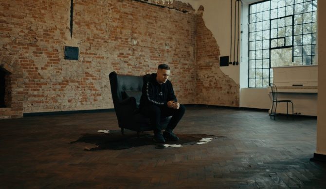 “Scooby” premiera klipu Olivera Olsona z Gibbsem