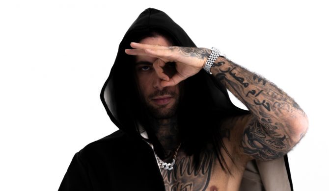 Malik Montana odgryza się Winiemu: „Ja cię zwiążę i będziesz karmiony surową karkówką wieprzową, jak jesteś taki głodny wrażeń”