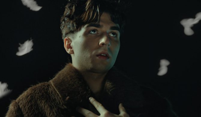 Mata rozpoczyna nowe życie