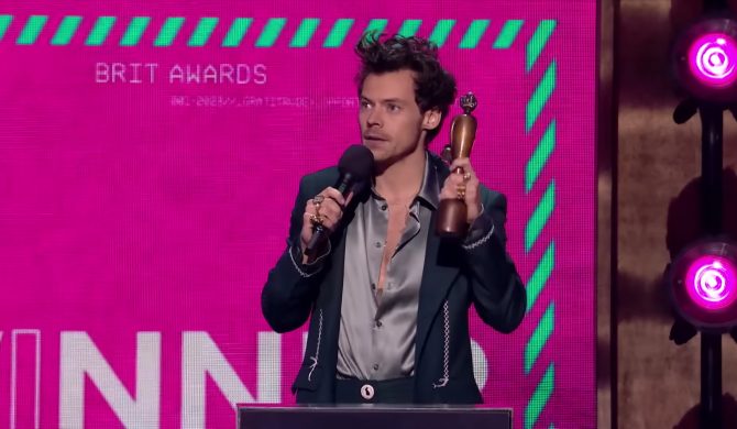 BRIT Awards rozdane, ale więcej emocji niż wyniki budzi Sam Smith ze swoją kreacją