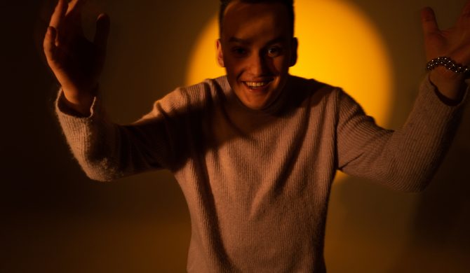 Bit Kubiego w materiałach Donalda Tuska. Producentowi bardzo się to nie podoba