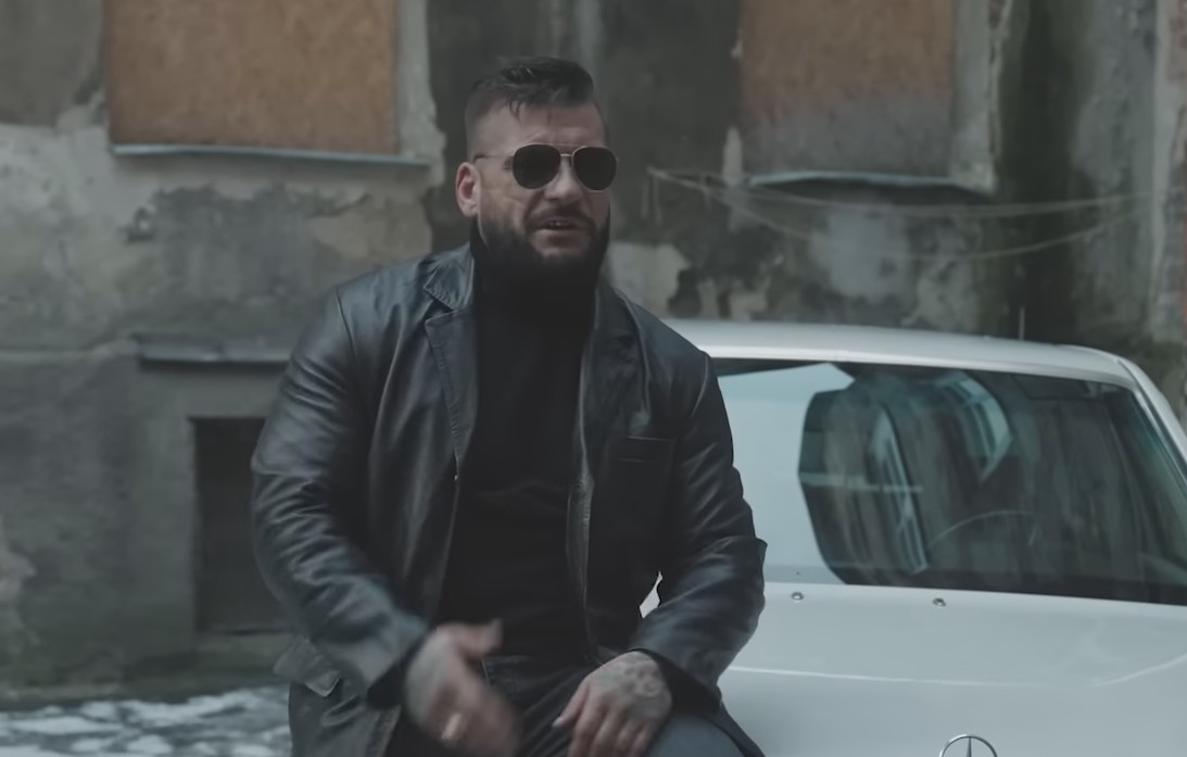 „Trzeba wiedzieć, z kim można sobie dać po ryju, żeby nie narobić sobie problemów”.