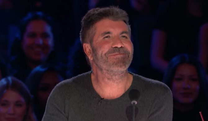 Simon Cowell podpalony na planie Mam Talent
