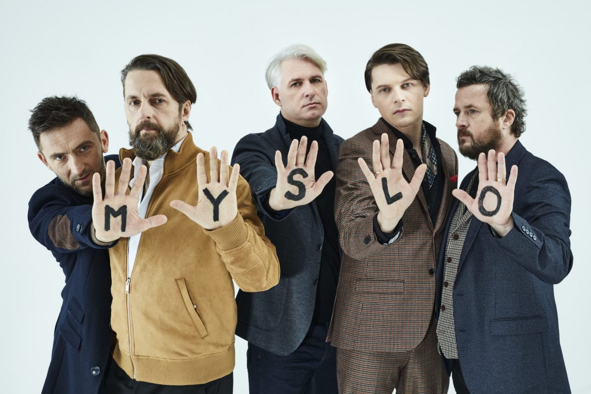 Skandal podczas koncertu Myslovitz w Jarocinie. Poszło o Grzegorza Brauna. Zobaczcie nagranie z występu