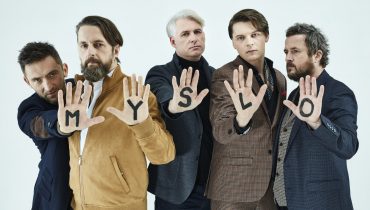 Skandal podczas koncertu Myslovitz w Jarocinie. Poszło o Grzegorza Brauna. Zobaczcie nagranie z występu