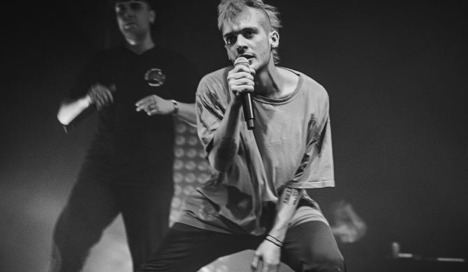 Zdechły Osa na scenie gdańskiego B90 – zobacz zdjęcia z koncertu promującego „Breslau Hardcore”