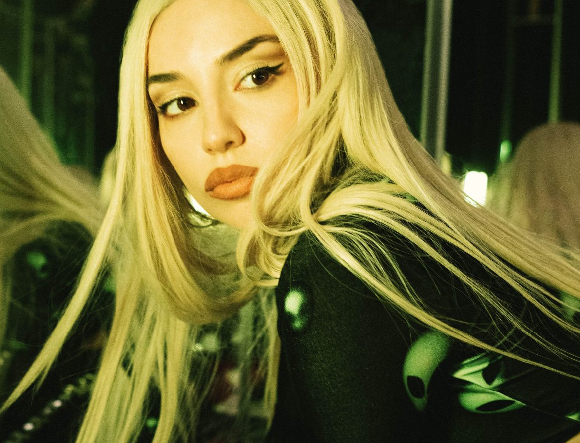 Ava Max pokazuje ducha