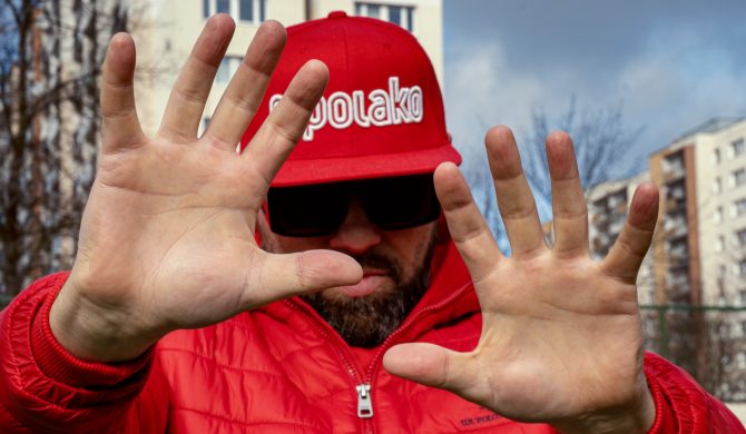 donGURALesko tropi gangi z poznańskiej galerii handlowej z zabawkowym pistoletem