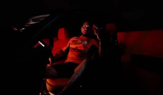 „Dubaj lifestyle – obrzydliwie bogaty” – Jongmen z klipem do singla „Szampan”