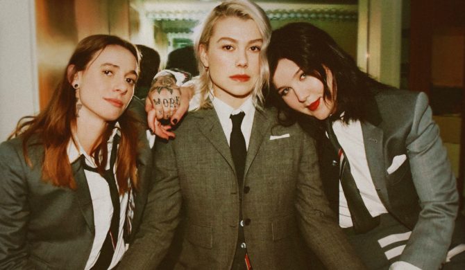 Trio boygenius debiutuje z „the record”