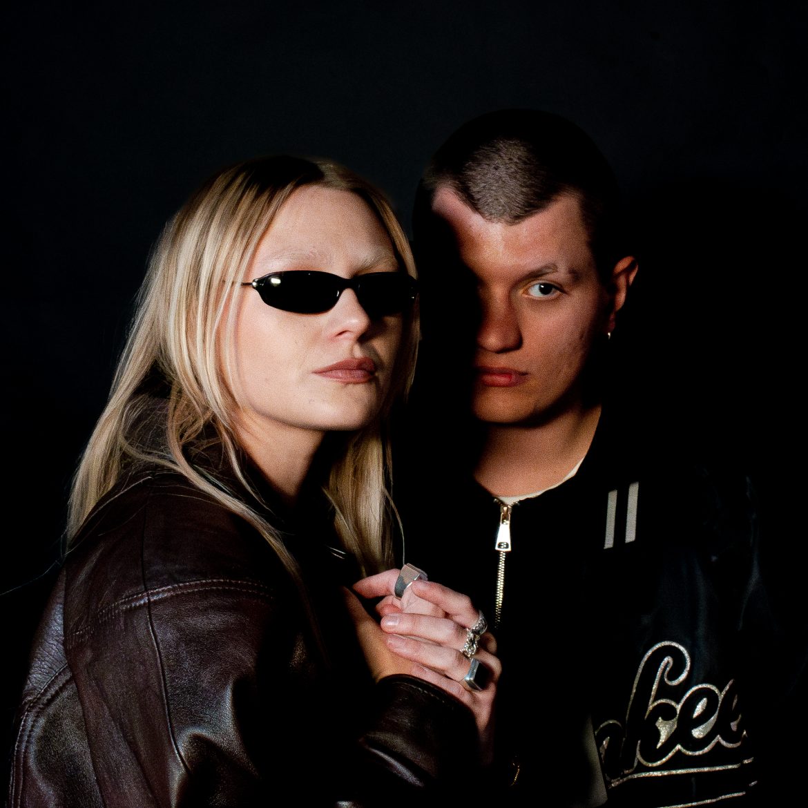 Rosalie. i asthma gaszą „Światła”