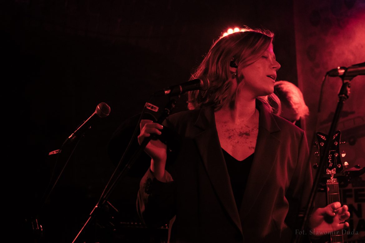 Kathia wyrzuca z siebie emocje