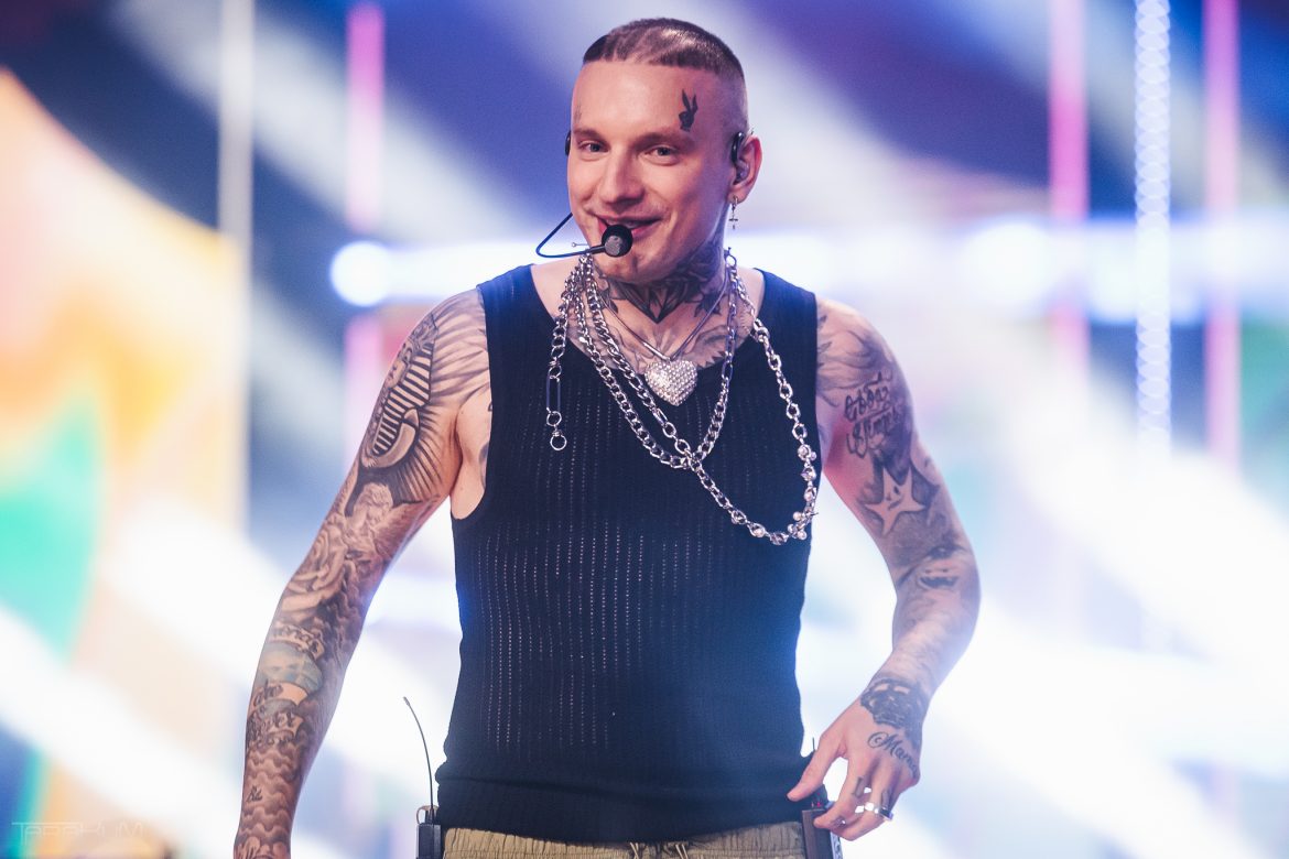 Smolasty, Kamil Bednarek, Anna Wyszkoni wśród gwiazd telewizyjnego koncertu Telewizji Polskiej