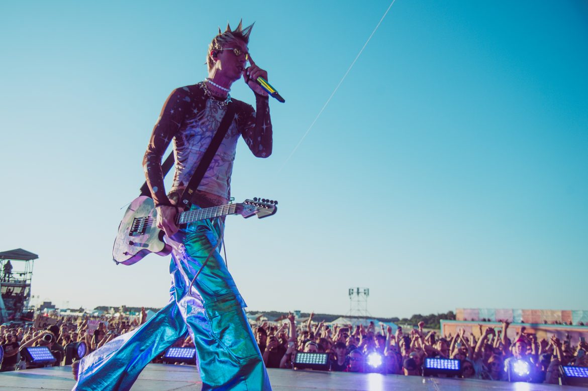 mgk przyjedzie do Polski