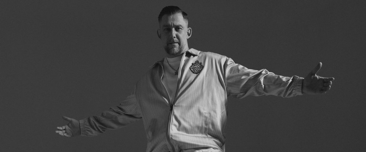 Sokół z klipem do chwytającego za serce singla