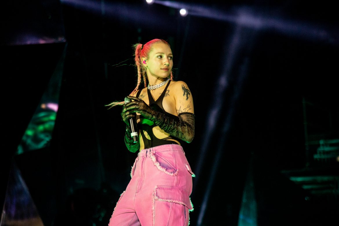 Young Leosia nie jest już na froncie we własnym labelu. „Nasza grupa rozp**rdoli”