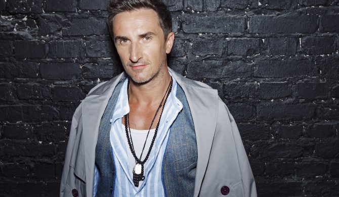 Robert Biedroń krytykuje Sebastiana Karpiela-Bułeckę za słowa o apostazji