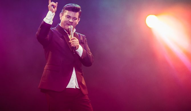 Zenon Martyniuk jest przekonany, że każdego Polaka stać na zakup mieszkania