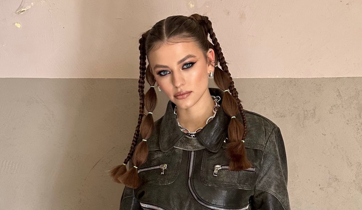 Słuchacze krytykują bambi za atak na byłą Okiego, ale raperka tylko dokręca śrubę