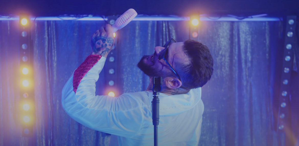 Natalia Janoszek w nowym klipie Popka? Twórca przerabia kolejny klasyk