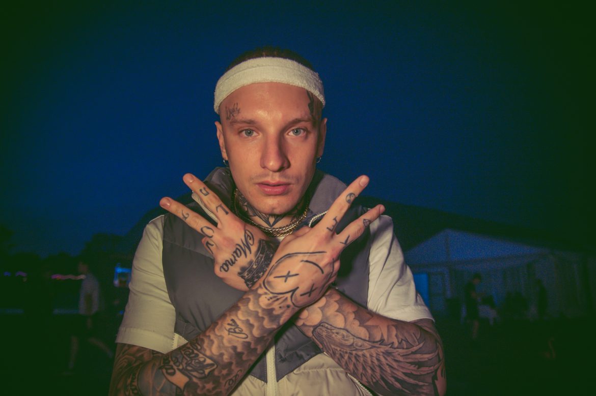 Smolasty nie dotarł na koncert. Organizator nie zostawia na nim suchej nitki, a my sprawdzamy, jak było w rzeczywistości