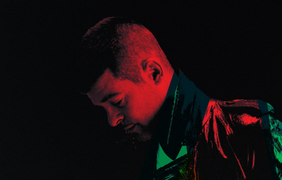 Kompletnie pijany Robin Thicke przyłapany na szamotaninie z narzeczoną pod klubem