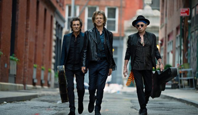 Nicholas Hoult w nowym klipie The Rolling Stones