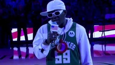 Flavor Flav wzywa do całkowitego zakazu broni w USA